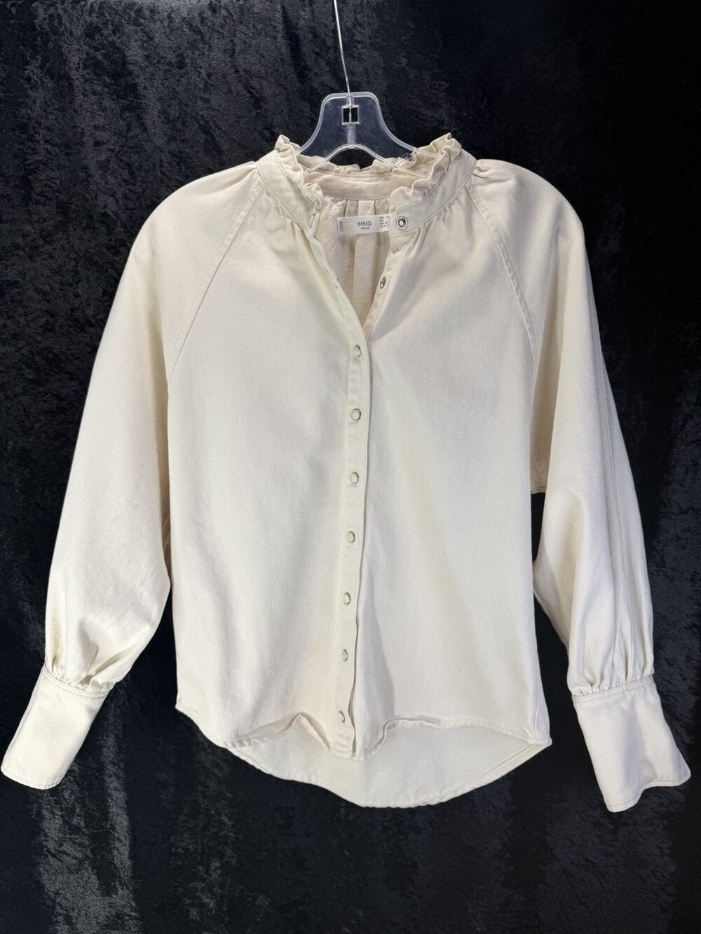 MNG Mango Cream Denim Long Sleeve Pearl Button Up Shirt Sz 0 Ruffled Collar Cuff